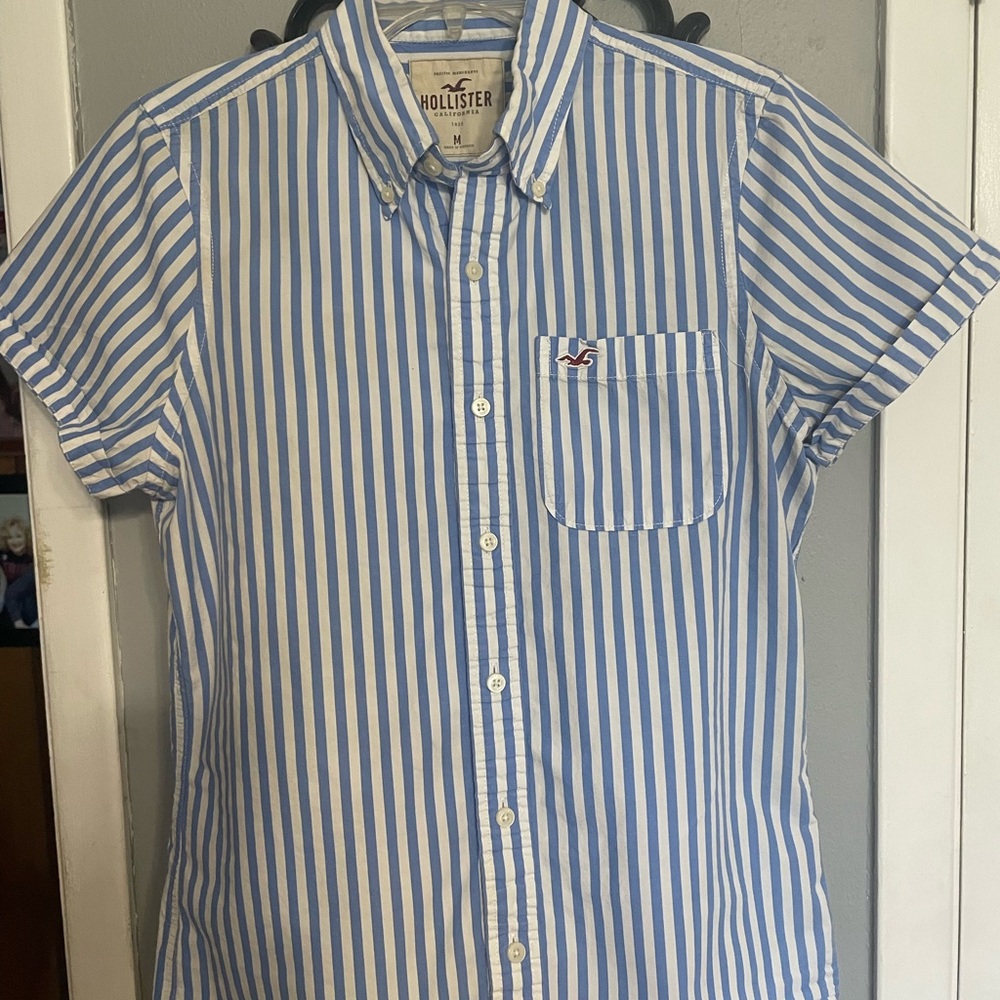 Hollister Men's Blue Striped Shirt Medium